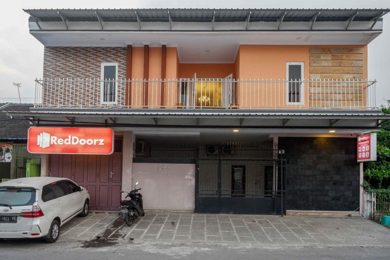 מלון Reddoorz Syariah Near Rs Mitra Keluarga Tegal מראה חיצוני תמונה